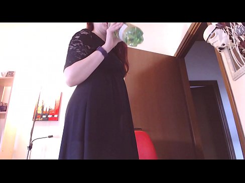 ❤️ Pokorna sužnja, ki obožuje umazane in sočne spodnjice, je po ogledu tega videa prisiljena masturbirati! ❤️❌ Domače porniče pri nas ❌️