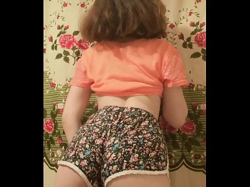 ❤️ Seksi mlada bejba se pred kamero sleče s kratkih hlač ❤️❌ Domače porniče pri nas ❌️